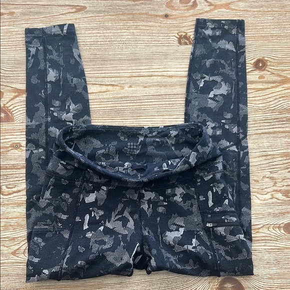 Title Nine women’s leggings, Size S - Picture 3 of 7